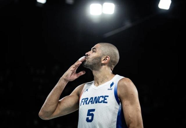 队长告别！巴图姆15年7次大赛夺奖牌，大旗交给文班