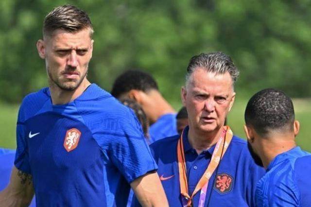 【观察】范加尔的荷兰为什么成了“夜郎自大”？