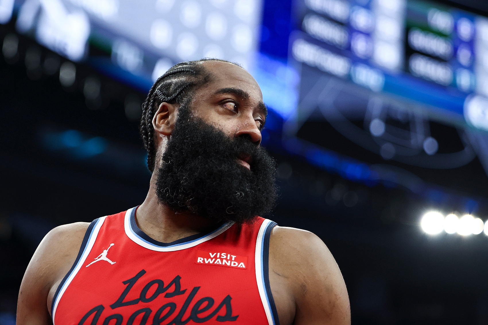 开云APP-哈登去年和快船因续约产生分歧 前者想要两年1.1亿&amp;像巴特勒那样