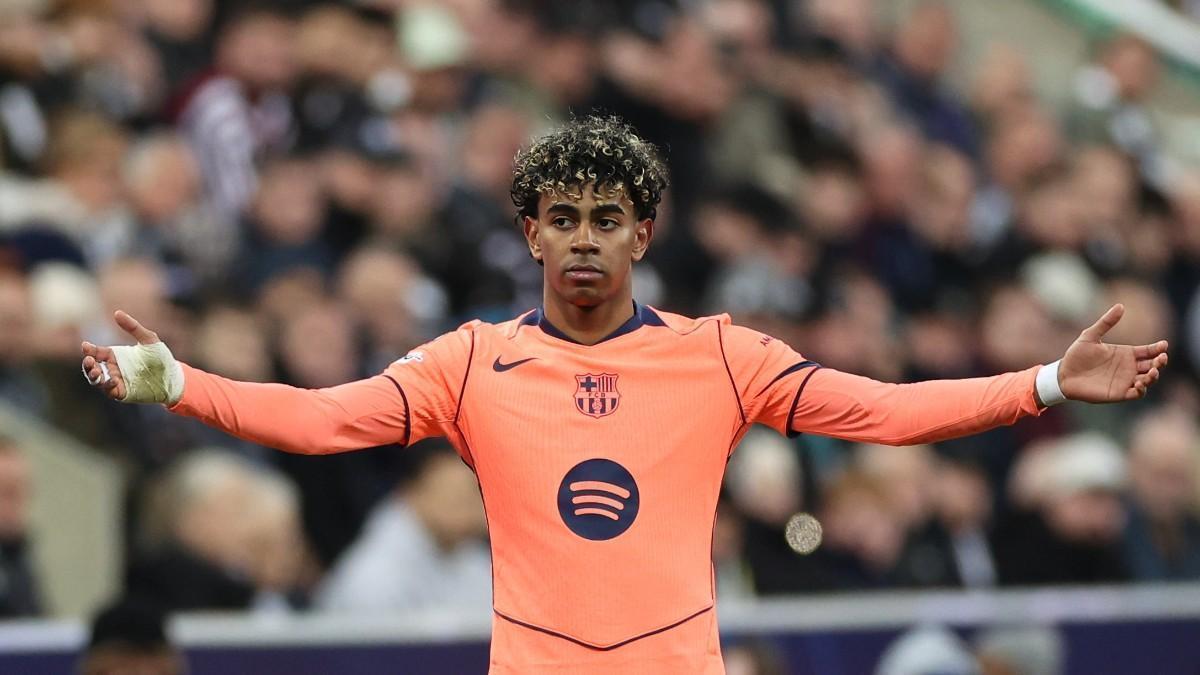 每体：亚马尔身体不适缺席巴萨训练，但仍可能有出战塞维利亚